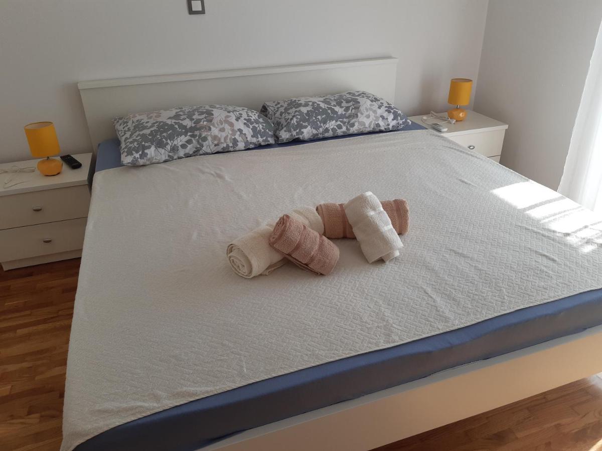 Apartmani Frano Vodice Esterno foto