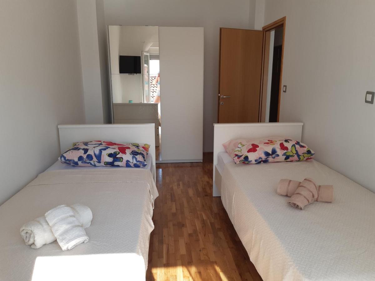 Apartmani Frano Vodice Esterno foto
